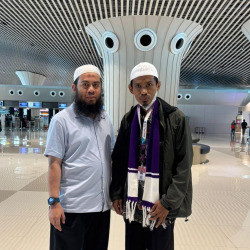 Ketua DPD Wahdah Islamiyah Sinjai Terima Hadiah Umrah dari Travel TOIF