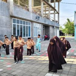 Rutin Tiap Jumat, SD Unggulan Al-Wahdah Sinjai Gelar Senam Anak Indonesia Hebat