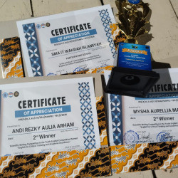 SMAS IT Wahdah Islamiyah Sinjai Raih Juara Karya Tulis Ilmiah di Youth English Competition UIAD