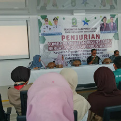 Santriwati Ponpes Wahdah Sinjai Ikuti Lomba Resensi Buku Tingkat Kabupaten