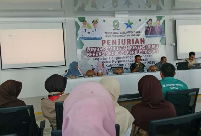 Santriwati Ponpes Wahdah Sinjai Ikuti Lomba Resensi Buku Tingkat Kabupaten